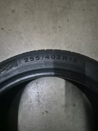 Neumáticos 255/40/18