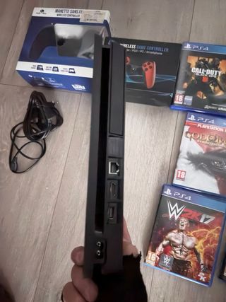 PS4 (PlayStation 4) Negra + 8 Juegos