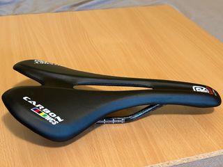 Sella Carbonio MTB/Corsa Nera