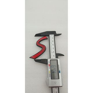 EMBLEMA PARRILLA S MINI COOPER ROJO Y NEGRO