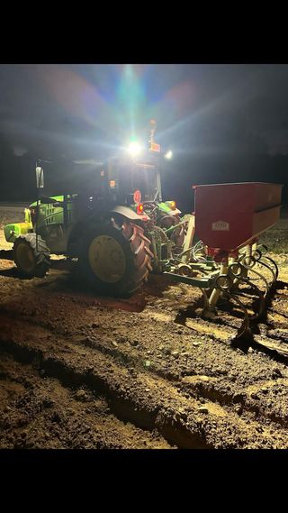 Alquiler Maquinaria Viñedo