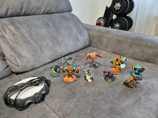 Xbox 360 con 38 juegos y 4 mandos