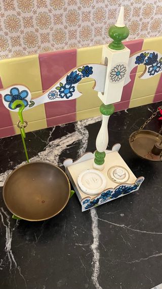 Balanza antigua decorada