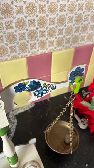 Balanza antigua decorada