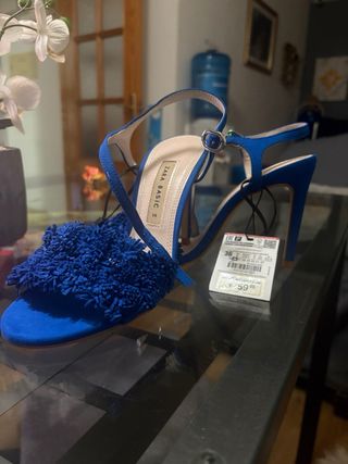 Zapatos Zara Basic tacón azul flores 36 3️⃣5️⃣€