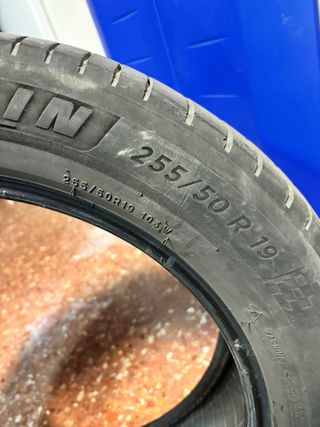 Neumático Michelin 255/50 R19