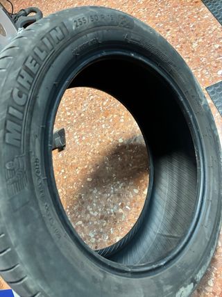 Neumático Michelin 255/50 R19
