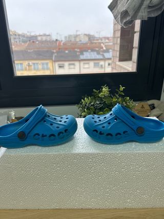 Crocs Azules talla 28-29