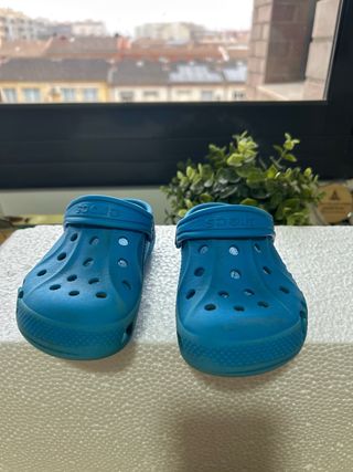 Crocs Azules talla 28-29