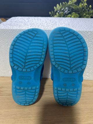 Crocs Azules talla 28-29