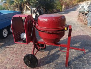 Hormigonera Industrial Roja