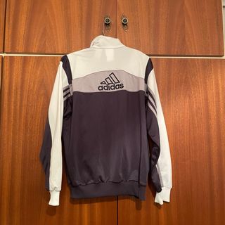 Sudadera Adidas clásica gris, morada y blanca