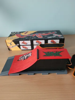 Skatepark y 5 Patinetes Fingerboard