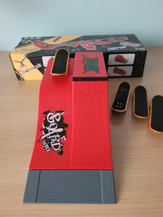 Skatepark y 5 Patinetes Fingerboard