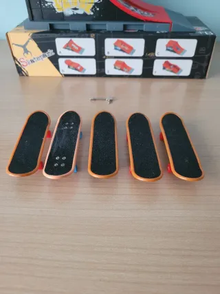 Skatepark y 5 Patinetes Fingerboard