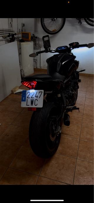 Yamaha MT-07 Negra A2