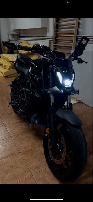Yamaha MT-07 Negra A2