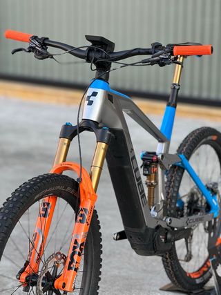 Cube Stereo Hybrid 160 HPC Actionteam 625 Talla XL