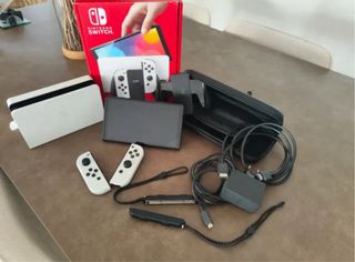Nintendo Switch OLED Bianca e Nera