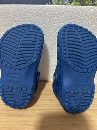 Crocs azules C6 talla 22-23