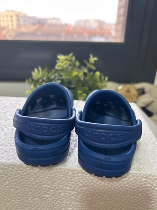 Crocs azules C6 talla 22-23