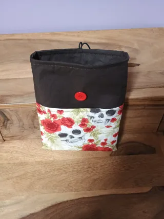 Funda acolchada calaveras y rosas