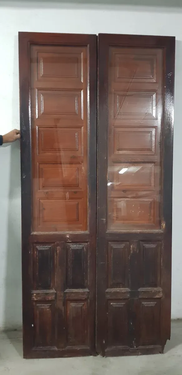 Balcón de madera antiguo