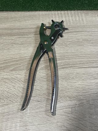 Juego de perforadora de cuero Amazon Basics