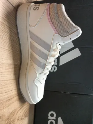 Zapatillas Adidas Hoops 3.0 Mid Blancas Rosas