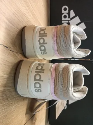 Zapatillas Adidas Hoops 3.0 Mid Blancas Rosas