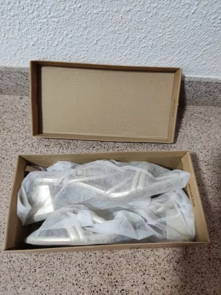 Sandalias doradas tacón bloque talla 40