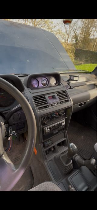 Mitsubishi Montero v20 2.5td