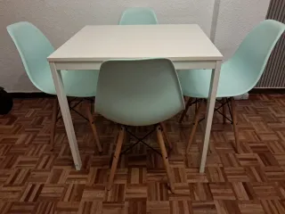 Mesa comedor y 4 sillas