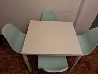 Mesa comedor y 4 sillas