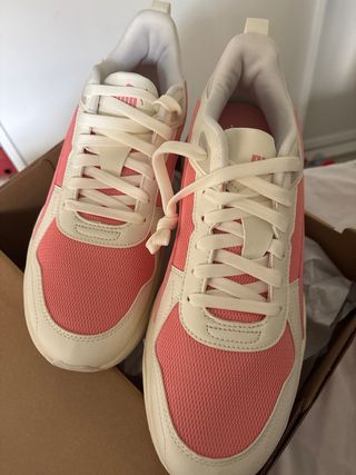 Zapatillas Puma Beige y Rosa