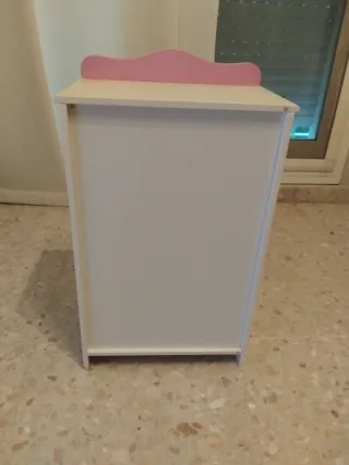 Armario Muñeca Maria Rosa y Blanco