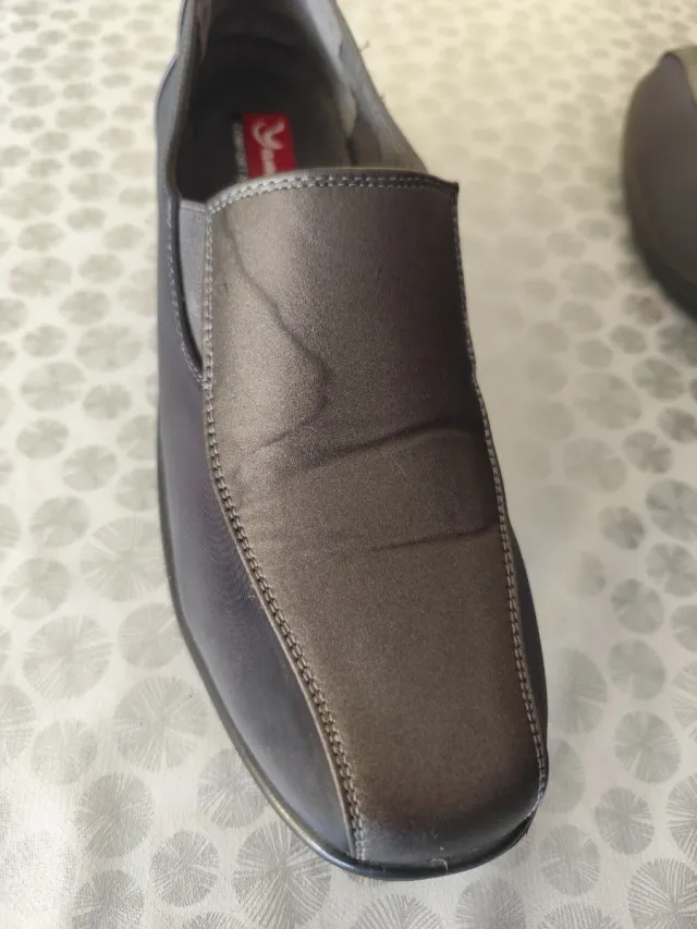 Zapatos cómodos mujer grises. 41