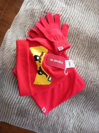 Conjunto Lego Niño Rojo para 6/8 años.