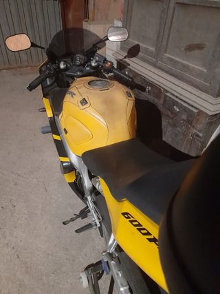 HONDA CBR600F4i 2004 vendo o cambio