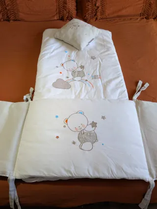 Conjunto Protector Cuna y Edredón Pirulos