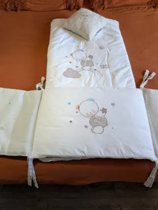 Conjunto Protector Cuna y Edredón Pirulos