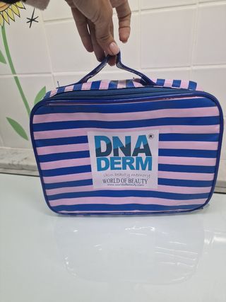 Beauty bag World of Beauty interno attrezzato