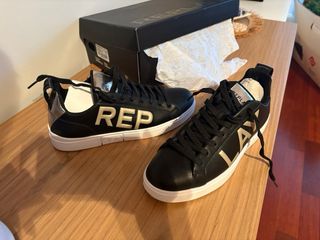 Zapatillas Replay negras y doradas (1 uso)