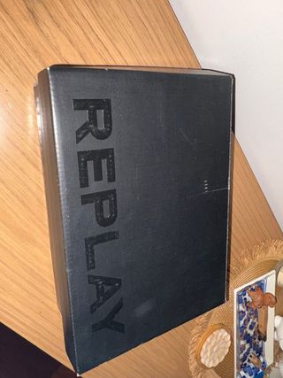 Zapatillas Replay negras y doradas (1 uso)