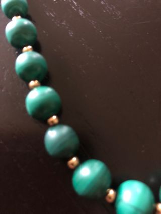 Collana Pietre Malachite e coralli color oro