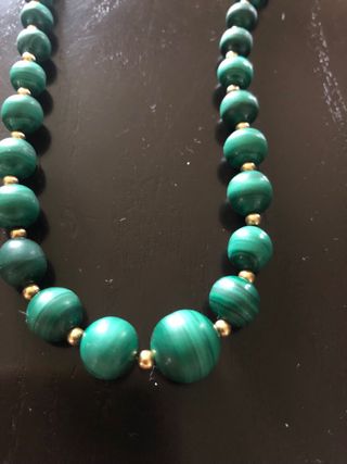 Collana Pietre Malachite e coralli color oro