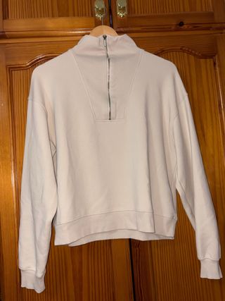Sudadera beige Stradivarius con cremallera