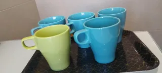 Tazas IKEA azules y verdes