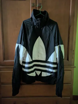 Chaqueta Adidas Negra y Blanca