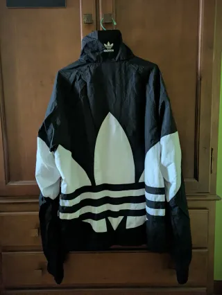 Chaqueta Adidas Negra y Blanca